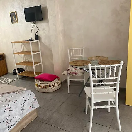 за гости паритон